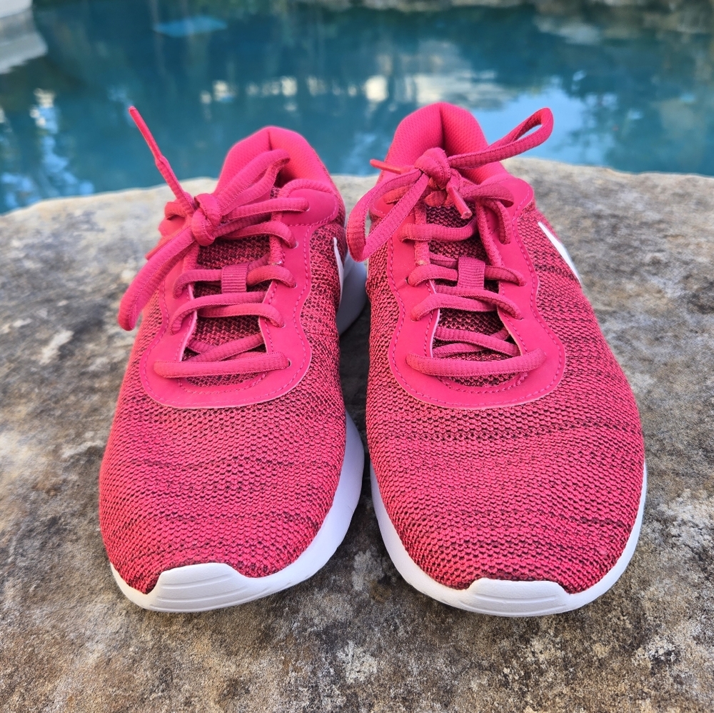 NWOT Nike Kids Tanjun Rush Running Shoe - Picture 2 of 7